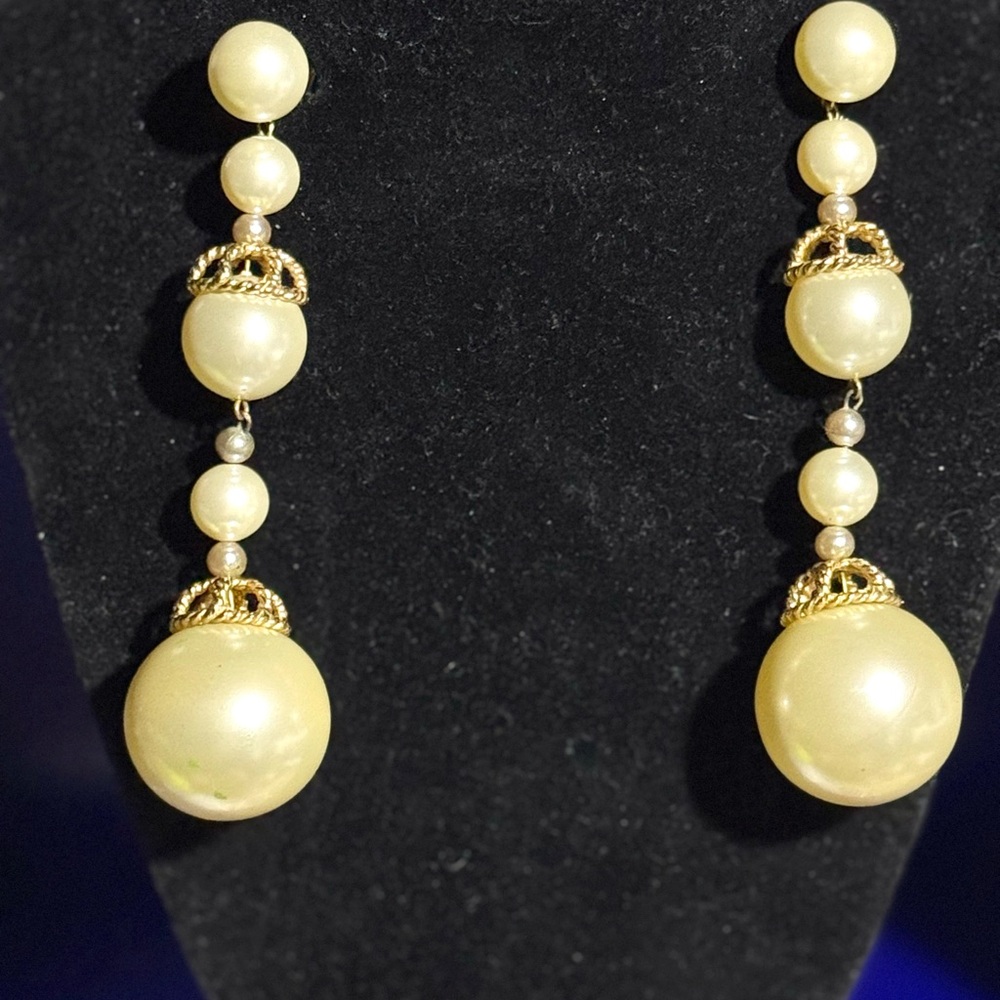 Vintage faux pearl 3” long. Have a piece of grandma.